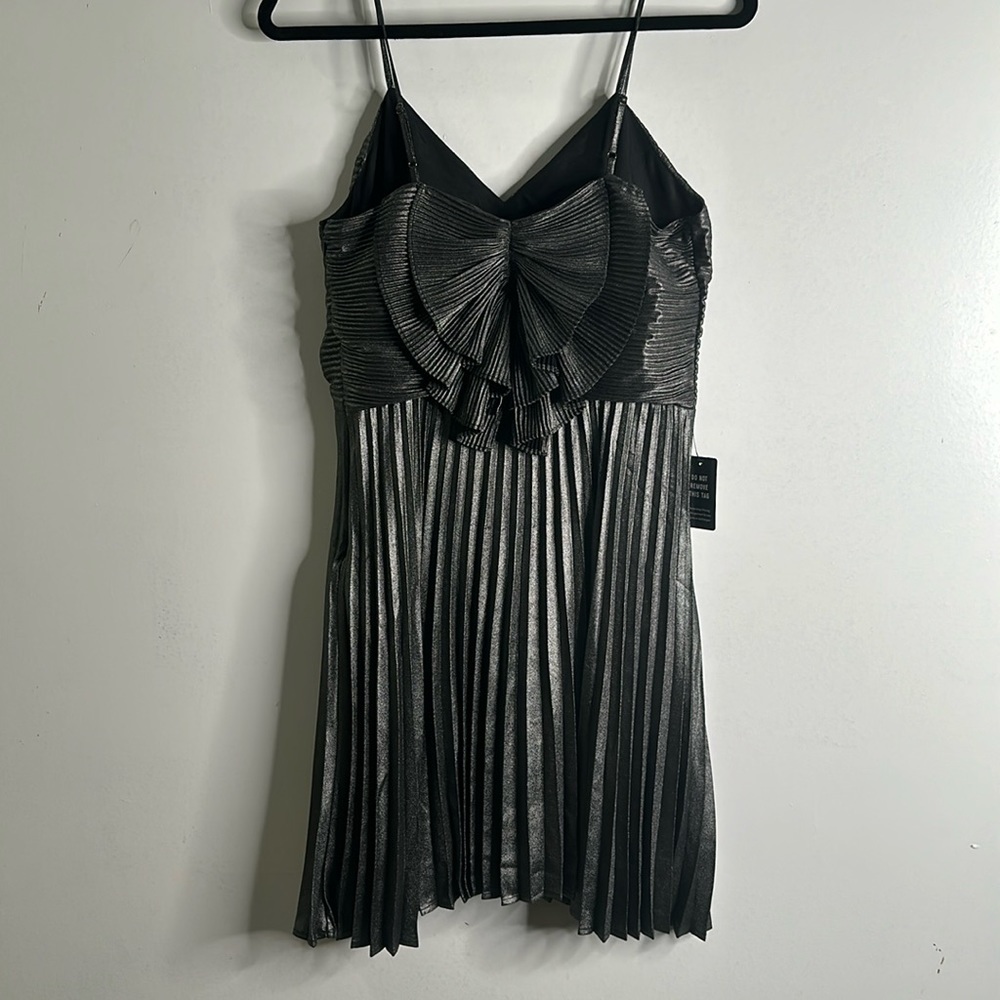 Express now metallic pleated mini dress size medium new - Picture 5 of 12